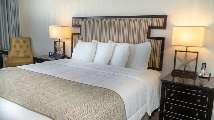 Imagen de la habitación del Hotel San Simeon Lodge. Foto 13