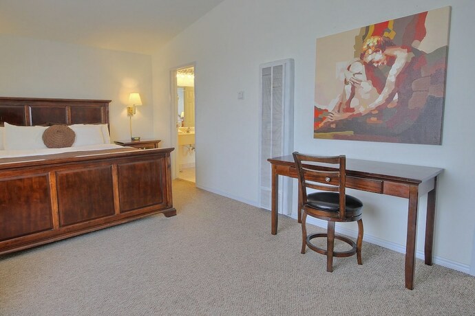 Imagen de la habitación del Hotel San Simeon Lodge. Foto 15