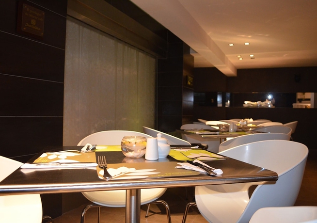 Imagen del bar/restaurante del Hotel San Simón Pereira. Foto 5