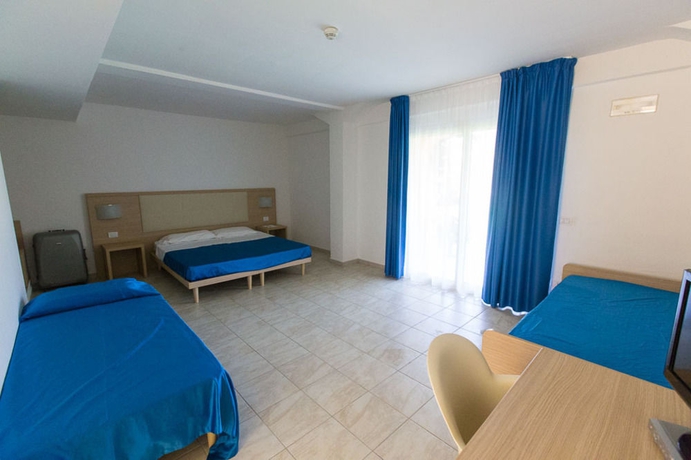 Imagen de la habitación del Hotel San Teodoro. Foto 4