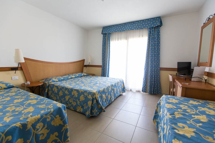 Imagen de la habitación del Hotel San Teodoro. Foto 6