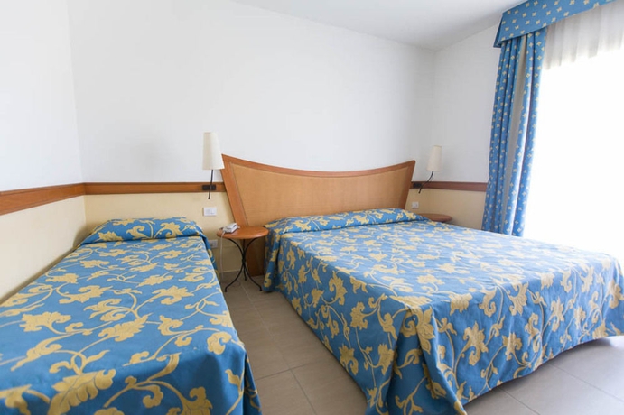 Imagen de la habitación del Hotel San Teodoro. Foto 7