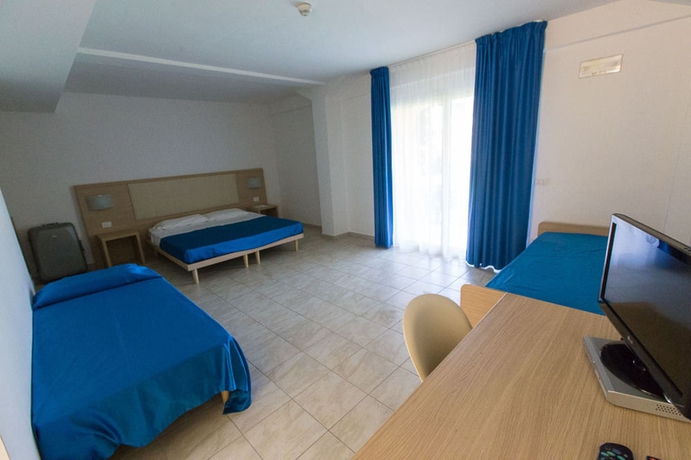 Imagen de la habitación del Hotel San Teodoro. Foto 10