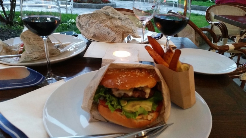 Imagen del bar/restaurante del Hotel San Teodoro, Korcula. Foto 9