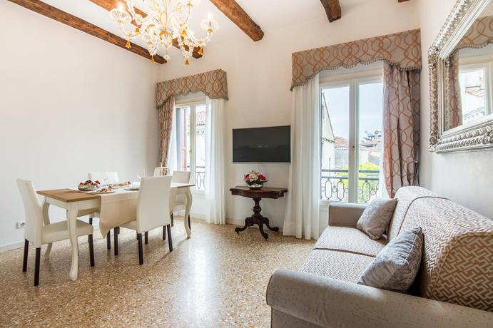 Imagen general del Hotel San Teodoro Palace - Luxury Apartments. Foto 14