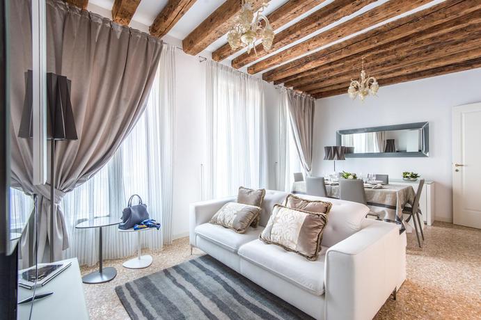 Imagen general del Hotel San Teodoro Palace - Luxury Apartments. Foto 6