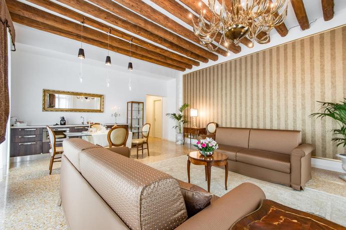 Imagen general del Hotel San Teodoro Palace - Luxury Apartments. Foto 9