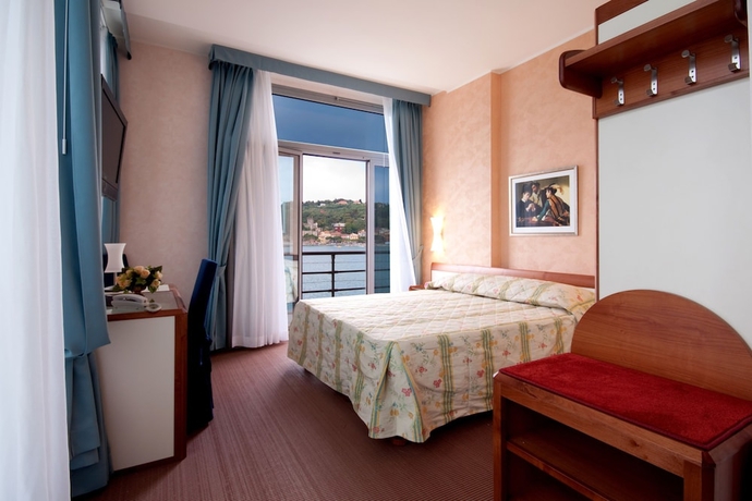 Imagen de la habitación del Hotel San Terenzo. Foto 12