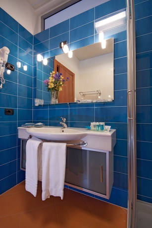 Imagen de la habitación del Hotel San Terenzo. Foto 16