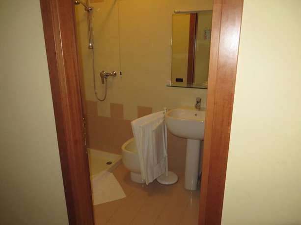 Imagen de la habitación del Hotel San Tomio. Foto 6