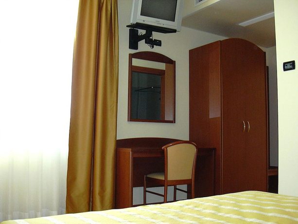 Imagen de la habitación del Hotel San Tomio. Foto 11
