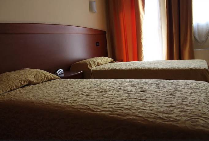 Imagen de la habitación del Hotel San Tomio. Foto 12
