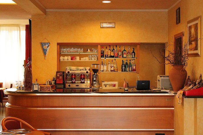 Imagen del bar/restaurante del Hotel San Tomio. Foto 4