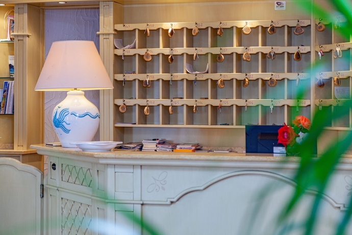 Imagen de los interiores del Hotel San Trano. Foto 18