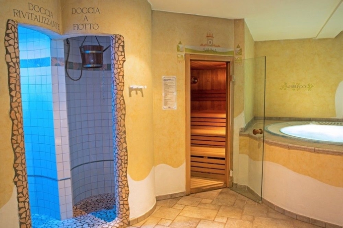 Imagen de la piscina del Hotel San Valier. Foto 10