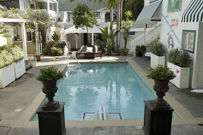 Imagen de la piscina del Hotel San Vicente Bungalows. Foto 15