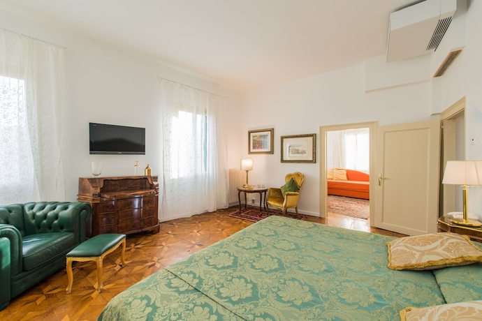 Imagen de la habitación del Hotel San Zaccaria. Foto 9