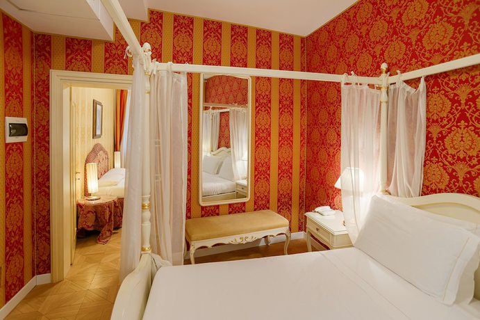 Imagen de la habitación del Hotel San Zaccaria. Foto 13