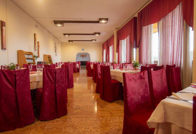 Imagen del bar/restaurante del Hotel San Zeno. Foto 6