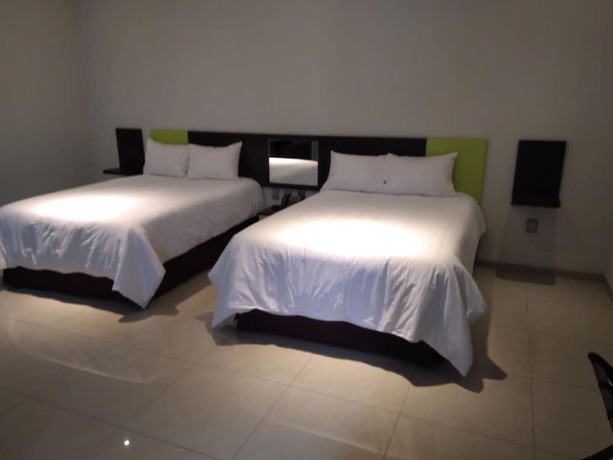 Imagen de la habitación del Hotel SanJo. Foto 7