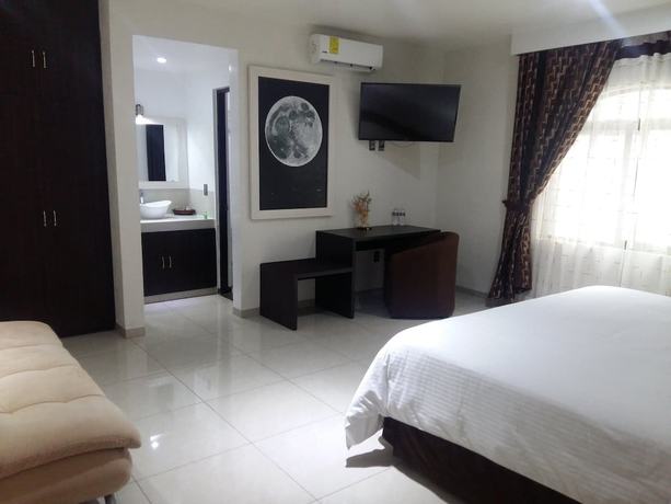 Imagen de la habitación del Hotel SanJo. Foto 13