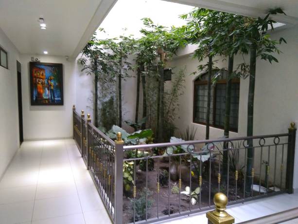 Imagen de los interiores del Hotel SanJo. Foto 18