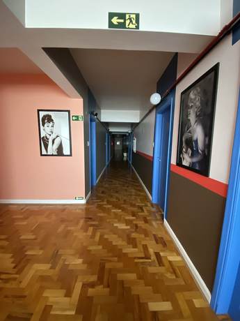 Imagen de los interiores del Hotel SanThiago. Foto 17