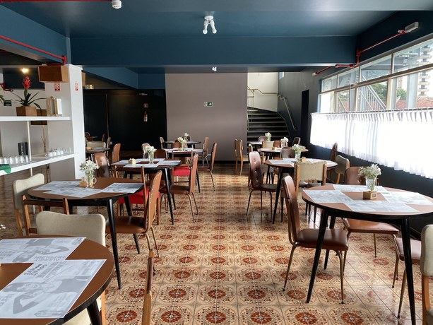 Imagen del bar/restaurante del Hotel SanThiago. Foto 5