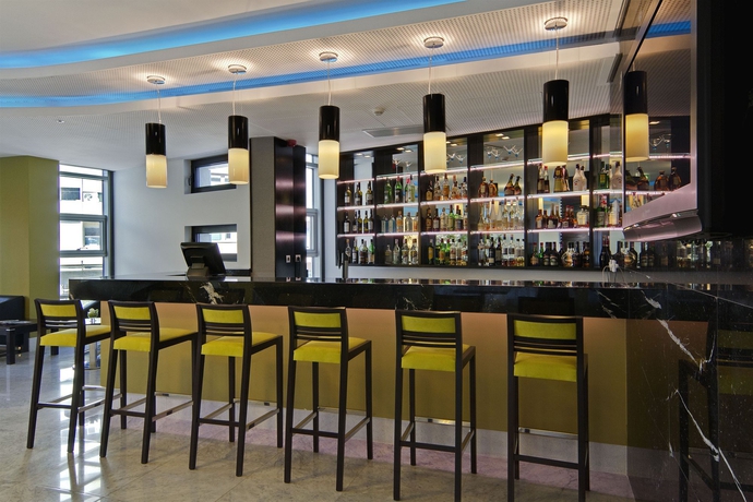 Imagen del bar/restaurante del Hotel Sana Capitol. Foto 5