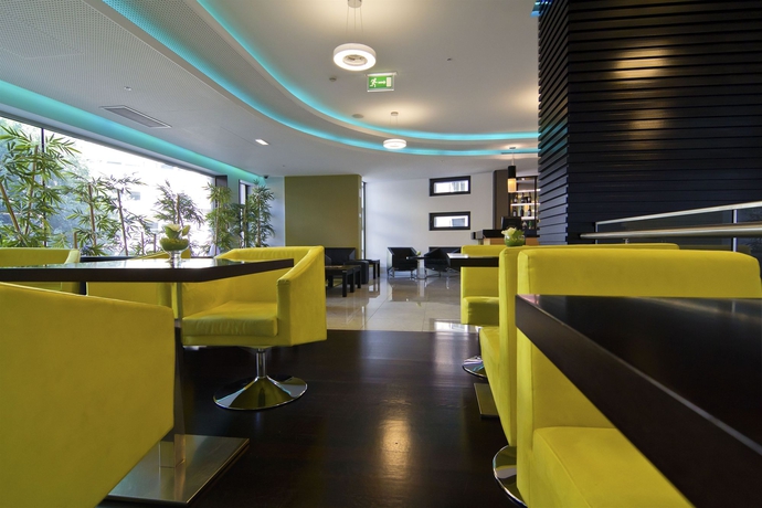 Imagen de los interiores del Hotel Sana Capitol. Foto 14