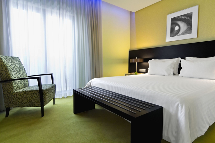 Imagen de la habitación del Hotel Sana Capitol. Foto 12