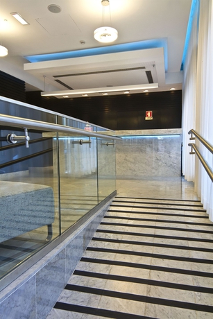 Imagen de los interiores del Hotel Sana Capitol. Foto 16