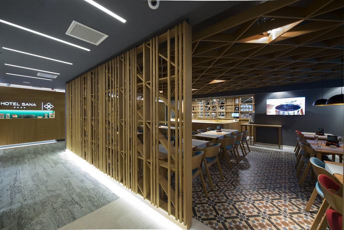 Imagen del bar/restaurante del Hotel Sana. Foto 2