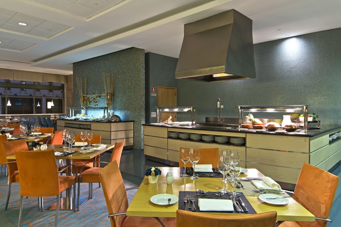 Imagen del bar/restaurante del Hotel Sana Malhoa. Foto 3