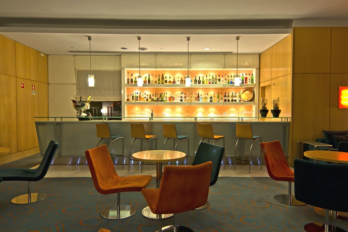 Imagen del bar/restaurante del Hotel Sana Malhoa. Foto 5