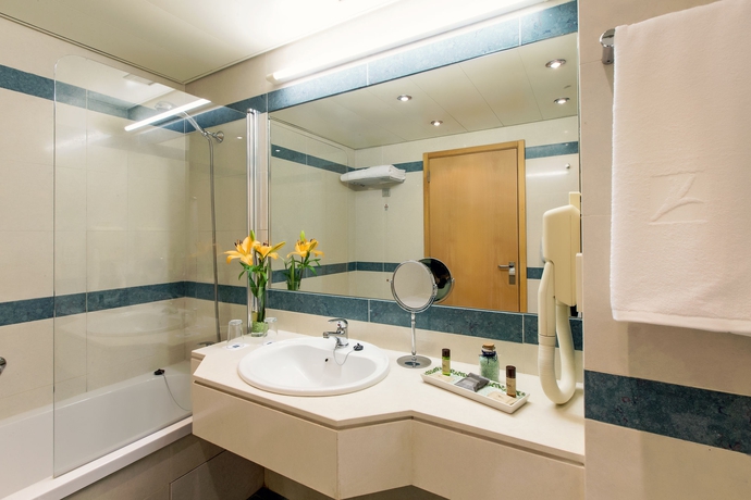 Imagen de la habitación del Hotel Sana Metropolitan. Foto 10