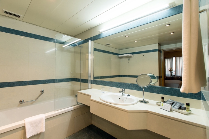 Imagen de la habitación del Hotel Sana Metropolitan. Foto 12