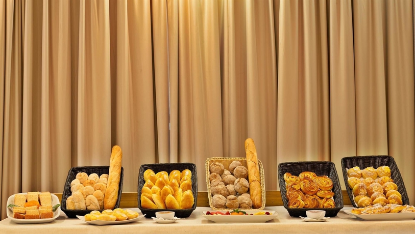 Imagen del bar/restaurante del Hotel Sana Reno. Foto 4