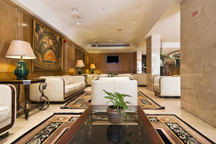 Imagen de los interiores del Hotel Sana Reno. Foto 11