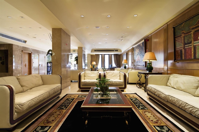 Imagen de los interiores del Hotel Sana Reno. Foto 12