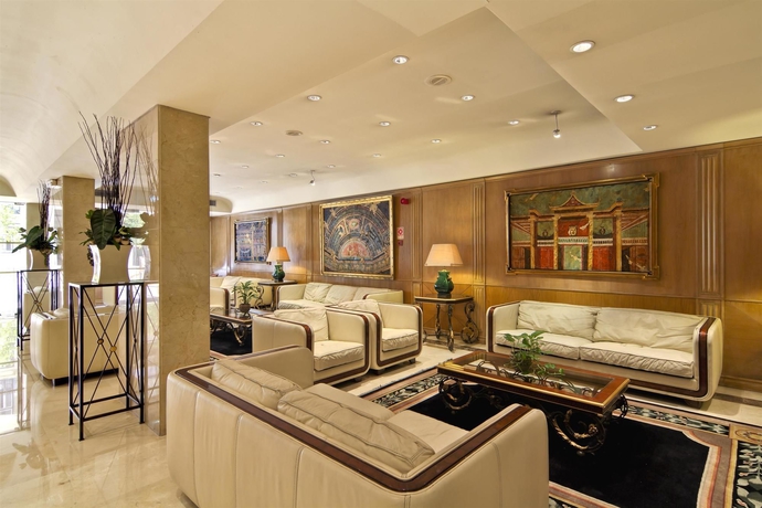 Imagen de los interiores del Hotel Sana Reno. Foto 14