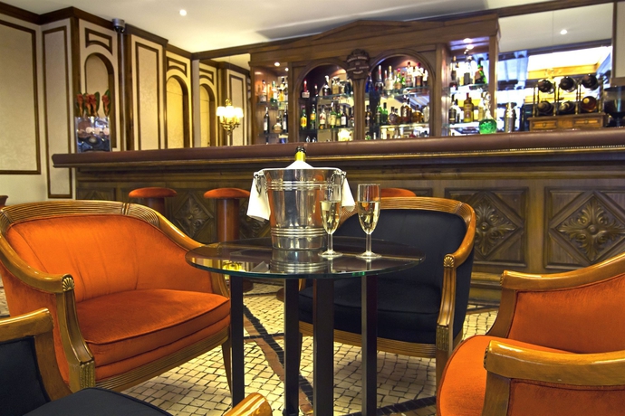 Imagen del bar/restaurante del Hotel Sana Rex. Foto 3