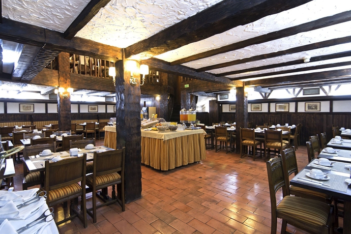 Imagen del bar/restaurante del Hotel Sana Rex. Foto 5