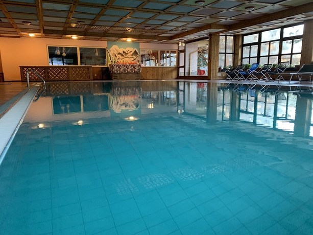 Imagen de la piscina del Hotel Sancamillo. Foto 19