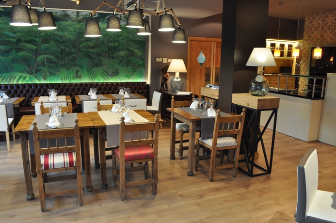 Imagen del bar/restaurante del Hotel Sanchez. Foto 2