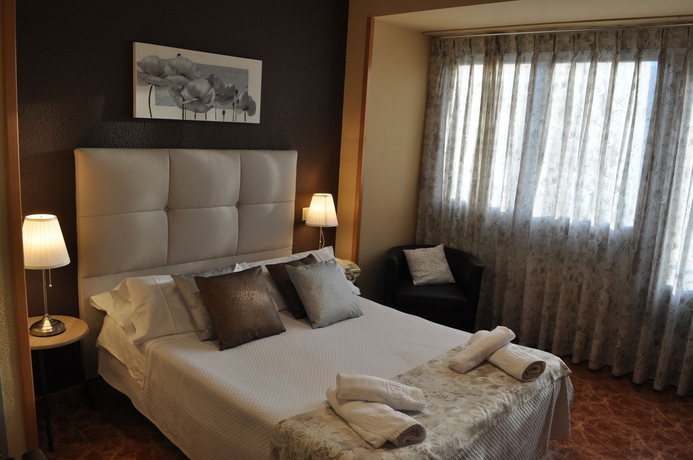 Imagen de la habitación del Hotel Sanchez. Foto 7