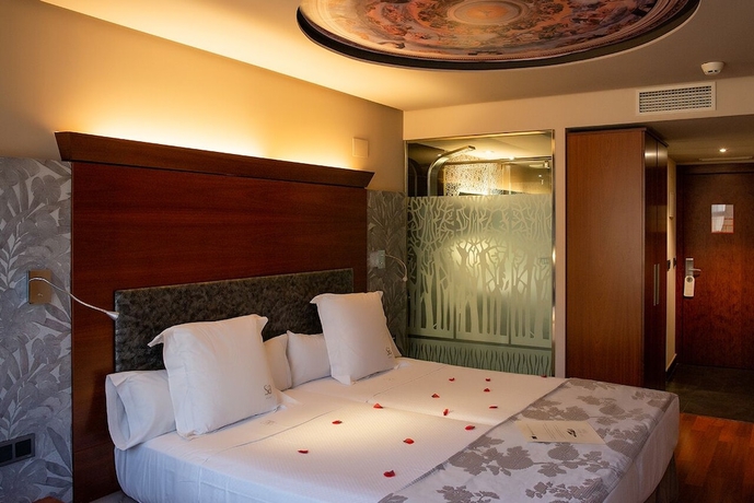 Imagen de la habitación del Hotel Sancho Abarca. Foto 8