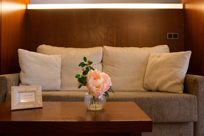 Imagen de la habitación del Hotel Sancho Abarca. Foto 13