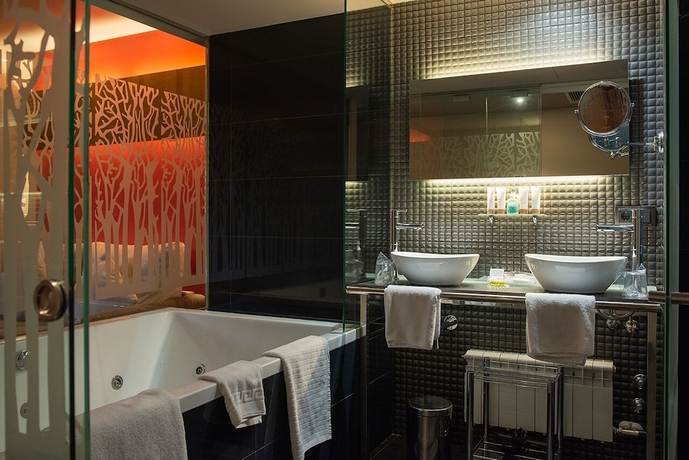 Imagen de la habitación del Hotel Sancho Abarca. Foto 17