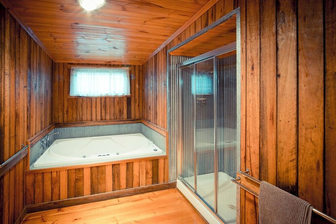 Imagen de la piscina del Hotel Sanctuary Park Cottages. Foto 40